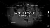 L'image présente un fond sombre avec un éclairage qui met en valeur le texte central "LA BELLE ÉPOQUE ART NOUVEAU". Autour de ce texte, on trouve différents mots-clés reliés par des lignes, tels que "ARCHITECTURE," "MODE," "LITTÉRATURE," "BEAUX-ARTS," et "RÉSEAUX SOCIAUX." L'image évoque une période artistique et culturelle riche, illustrant divers aspects de la Belle Époque, accompagnés d'une photo d'une femme en noir et blanc en arrière-plan, ajoutant une touche de nostalgie.