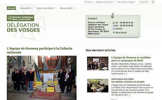 L'image semble être une capture d'écran d'un site web du Secours Catholique, en particulier de la délégation des Vosges. Elle affiche plusieurs sections, dont un menu principal avec des liens vers l'actualité et des informations sur l'organisation. On peut y voir une photo d'une équipe participative qui semble s'impliquer dans une collecte nationale, avec des bénévoles à l'arrière-plan, probablement dans un environnement festif ou communautaire. Le site inclut également des informations de contact et une liste d'articles récents.