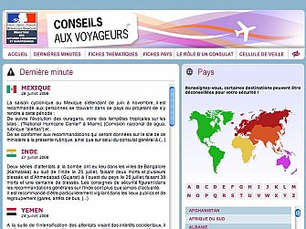 L'image représente une page d'information destinée aux voyageurs, probablement d'un site gouvernemental ou d'une agence de voyages. Elle contient des conseils de voyage concernant plusieurs pays, avec des alertes sur la sécurité et des recommandations. On peut y voir des titres pour le Mexique, l'Inde, et le Yémen, avec des dates spécifiques et des informations sur des événements récents ou des situations à risque. Un plan du monde est également présent, indiquant les pays mentionnés. Les sections comme "Accueil", "Conseils aux voyageurs", et "Cellule de veille" suggèrent que le site fournit des ressources utiles pour les voyageurs qui cherchent à se renseigner sur la sécurité et les conditions dans différents pays.